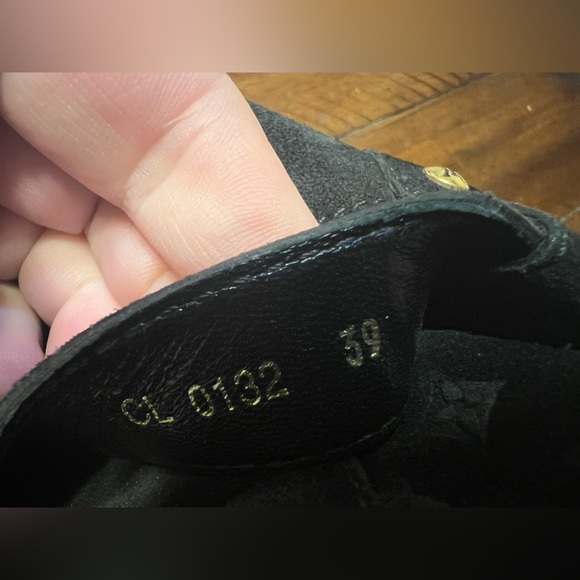 Louis Vuitton Authentic Black Suede Shearling Monogram Boots sz 39 (8.5/… - Picture 5 of 8